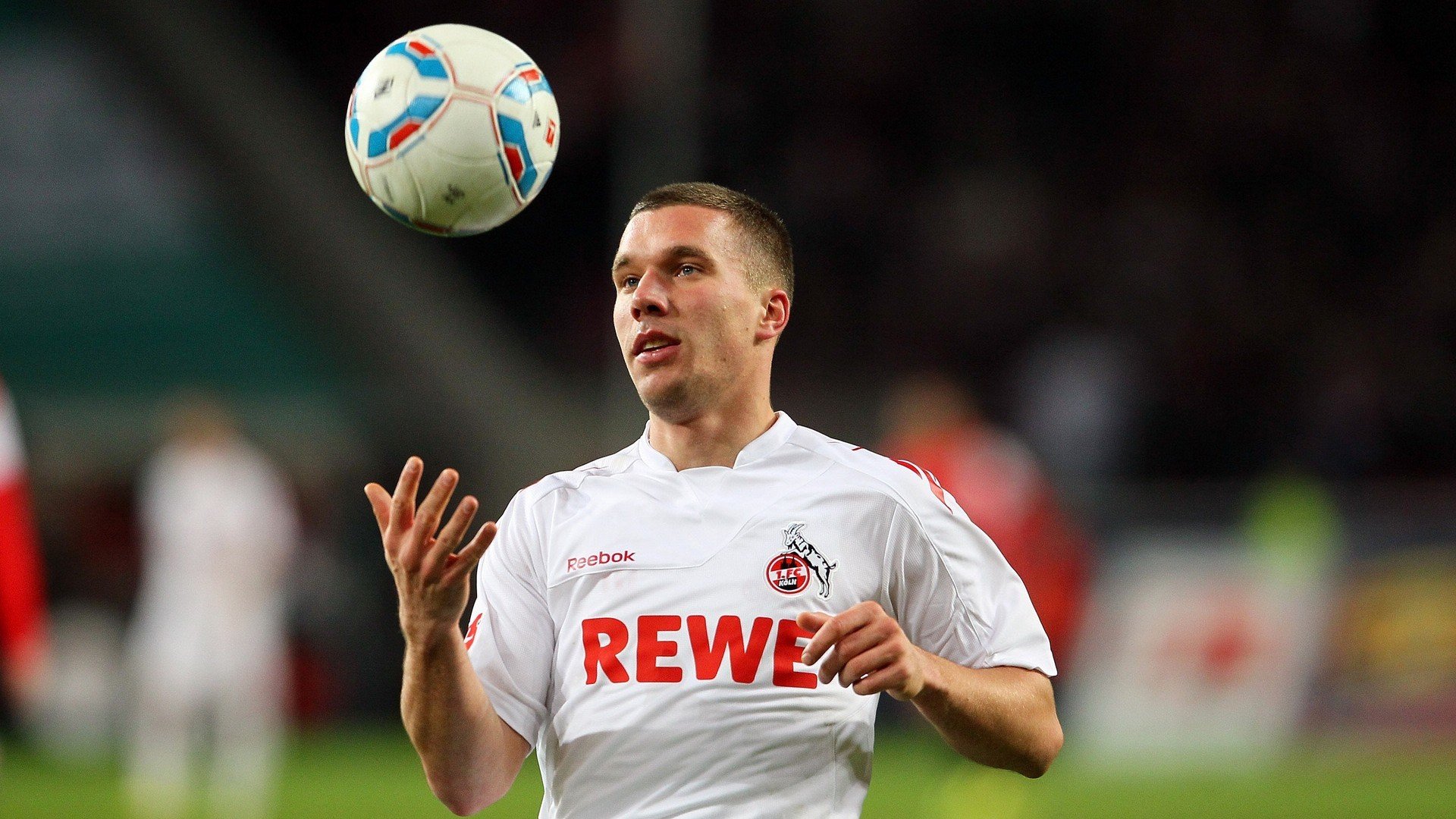 拜仁淘汰赛惊魂过关哥斯达黎加！特奥从罪人到英雄，完成自我救赎